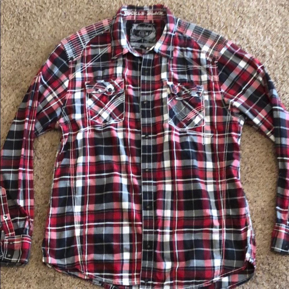 Buckle dress shirt